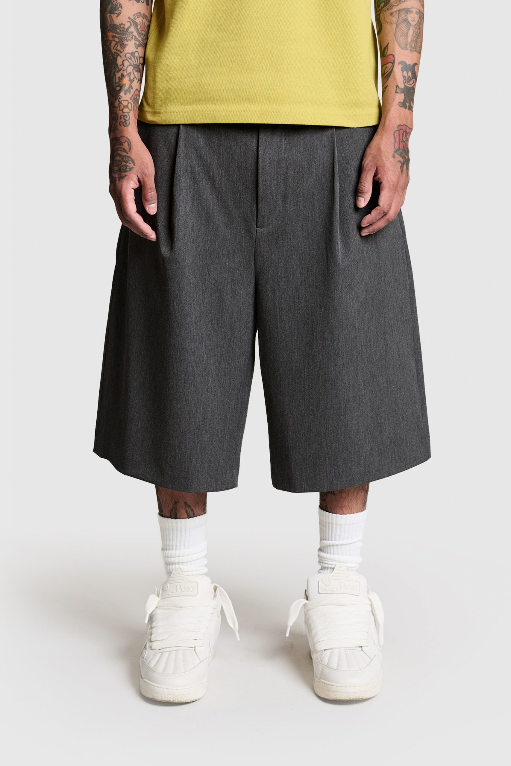 Venozo Pleat Shorts – Stylish Comfort Wear - Image 5