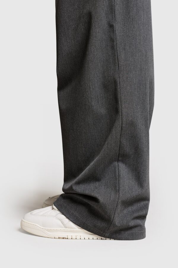 Venozo Pleated High-Waist Trousers for Women – Elegant & Comfortable Fit - Image 7